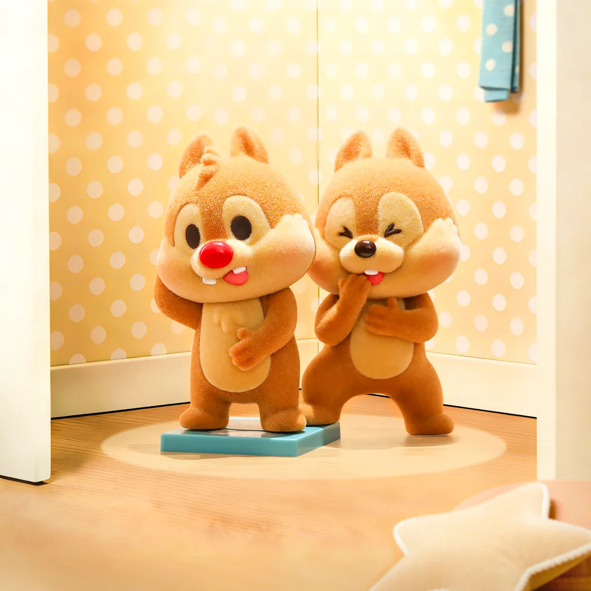 DISNEY CHIP 'N' DALE: CUDDLE CREW SERIES - Image 7