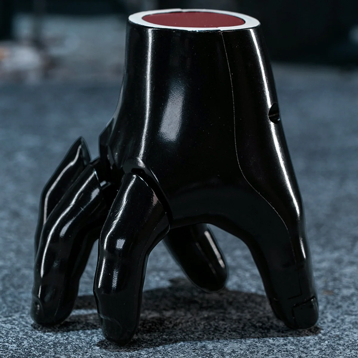 QUESERA -STRANGER HANDS - Image 7