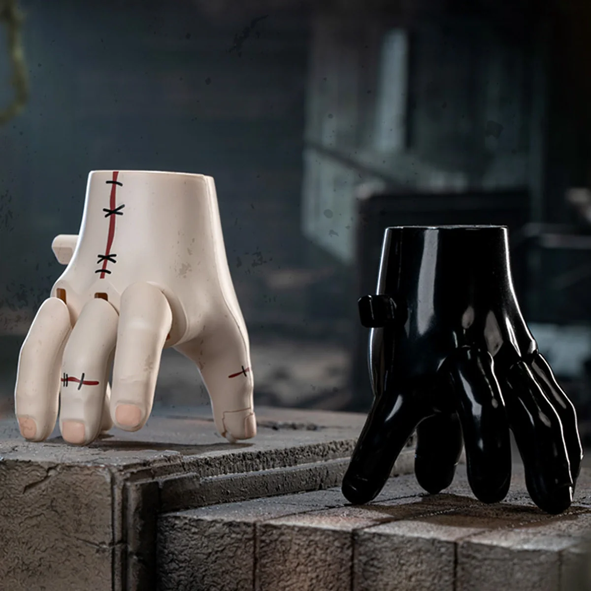 QUESERA -STRANGER HANDS - Image 9
